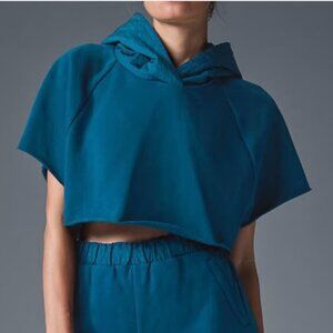 Alo Yoga Cropped In The Air short sleeve sold out eclipse blue hoodie